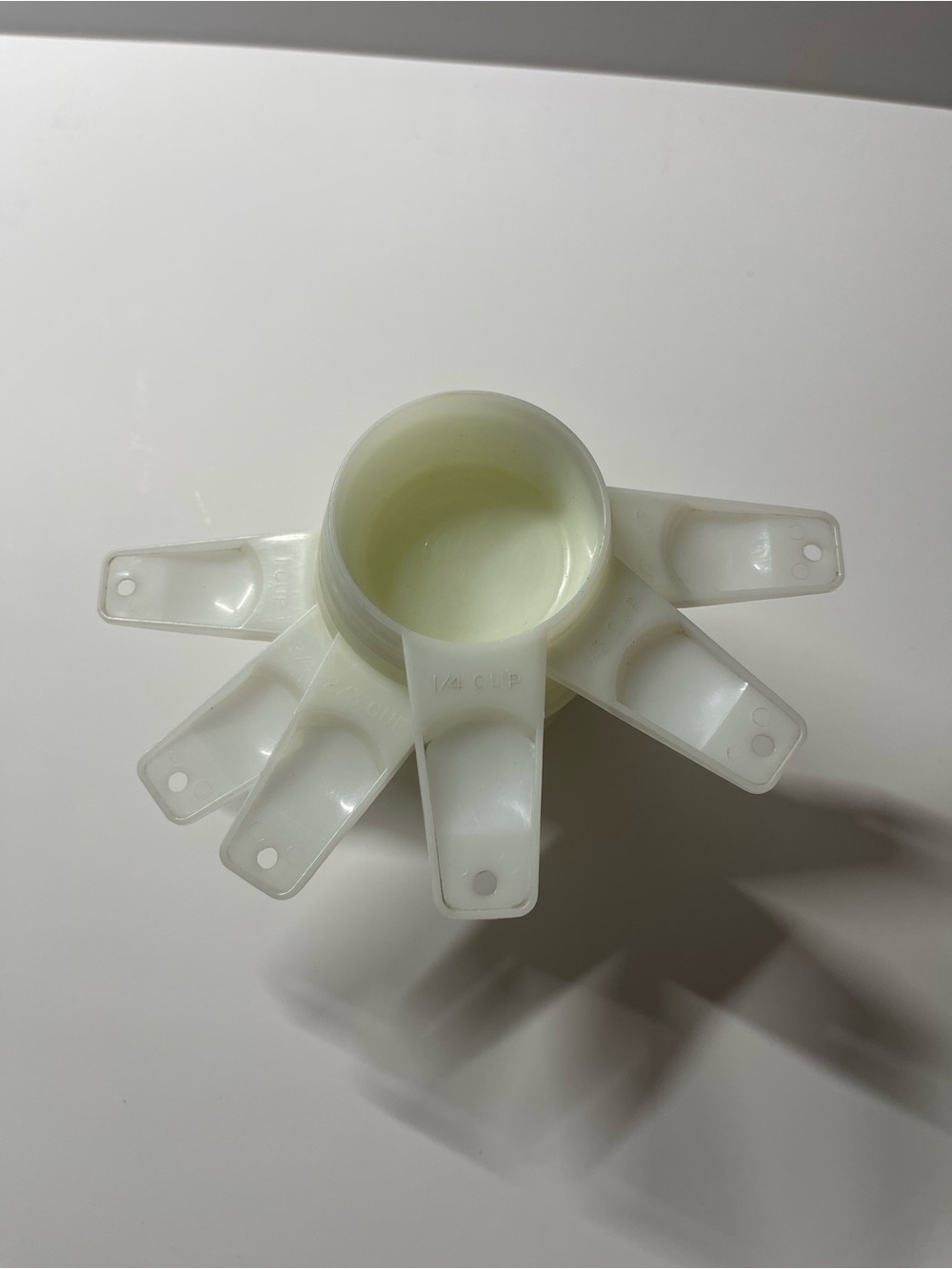 Tupperware White Measuring Cups Nesting Complete Set of 6 Vintage